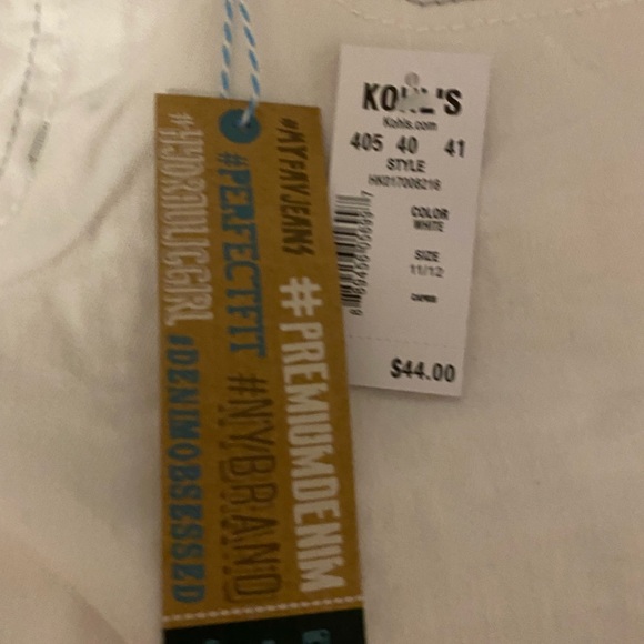 White denim capris - Picture 2 of 5